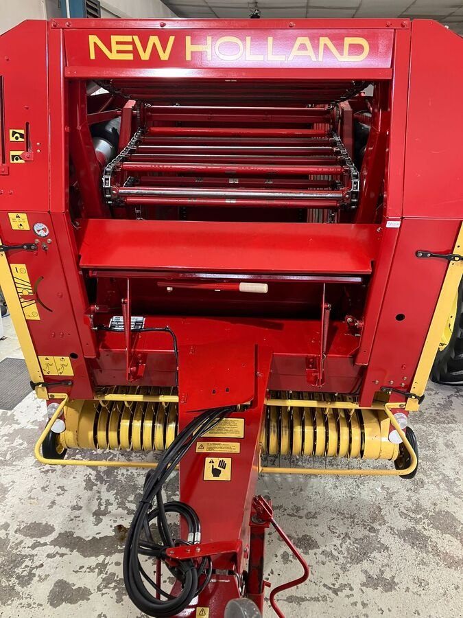Rundballenpresse des Typs New Holland Rundballenpresse 865, Gebrauchtmaschine in Bergheim (Bild 3)