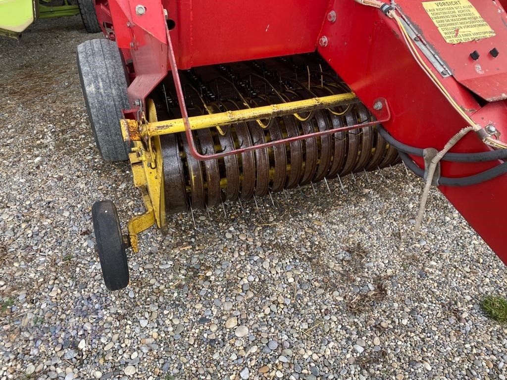 Rundballenpresse типа New Holland Rundballenpresse New Holland Typ 841 Landwirtmaschine, Gebrauchtmaschine в Schutterzell (Фотография 18)