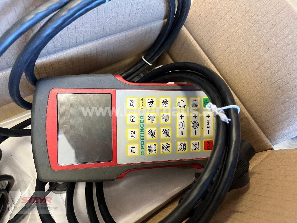 Rundballenpresse типа Pöttinger IMPRESS 155 V PRO, Gebrauchtmaschine в Kilb (Фотография 11)