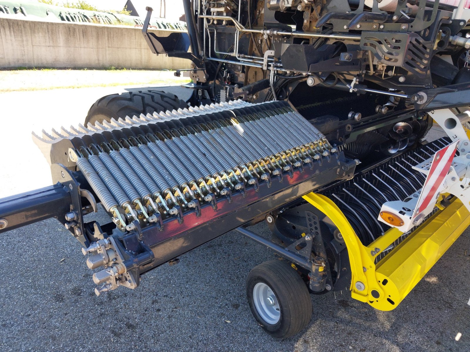 Rundballenpresse типа Pöttinger IMPRESS 155 V PRO, Gebrauchtmaschine в Lovrenc (Фотография 3)