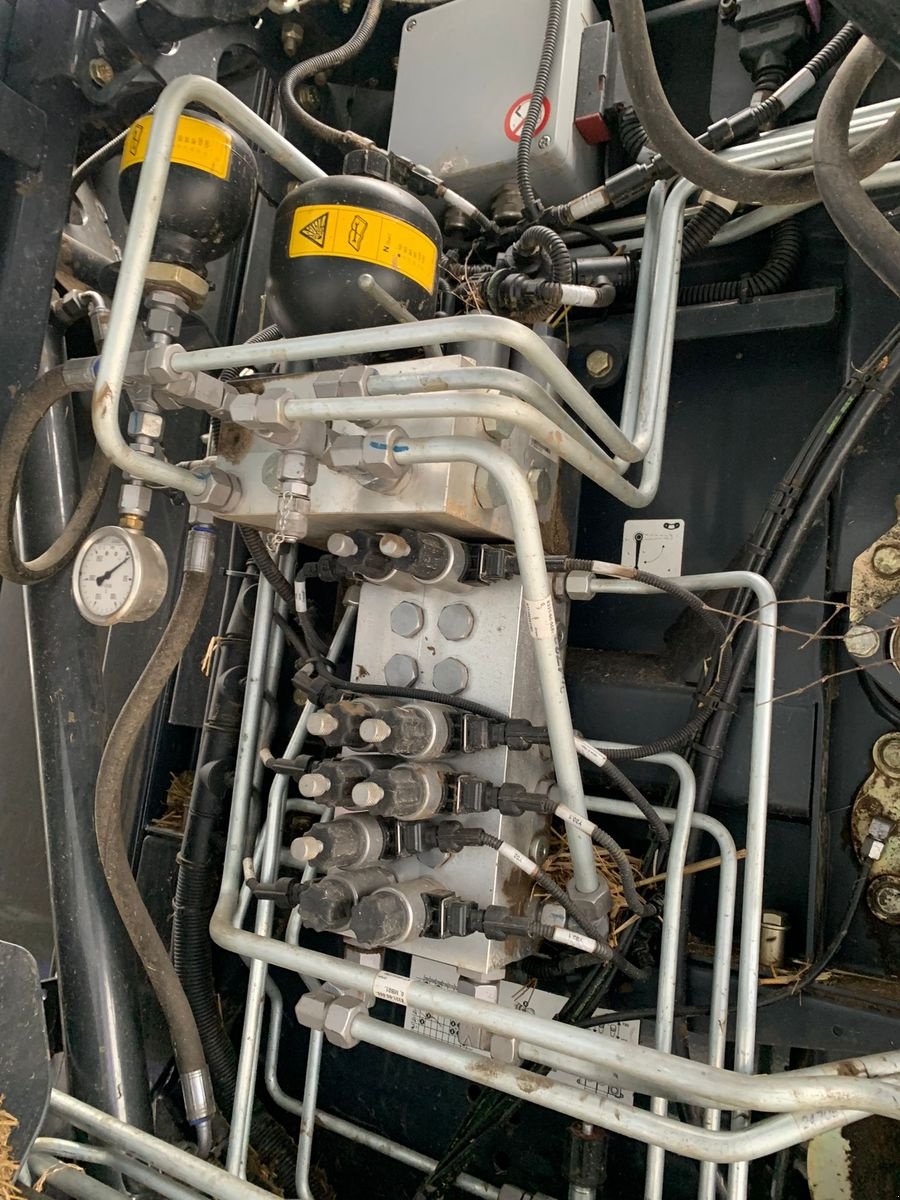 Rundballenpresse des Typs Pöttinger Impress 155 VC Pro, Gebrauchtmaschine in Donnersdorf (Bild 18)