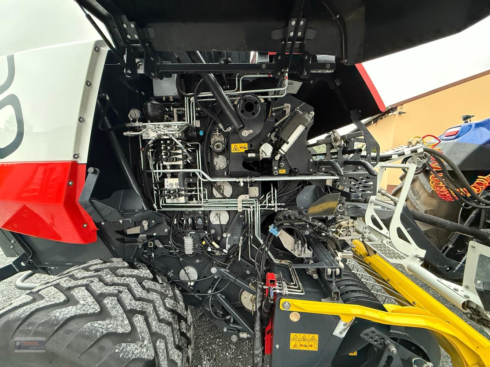 Rundballenpresse типа Pöttinger IMPRESS 185 V PRO, Gebrauchtmaschine в Lichtenfels (Фотография 9)