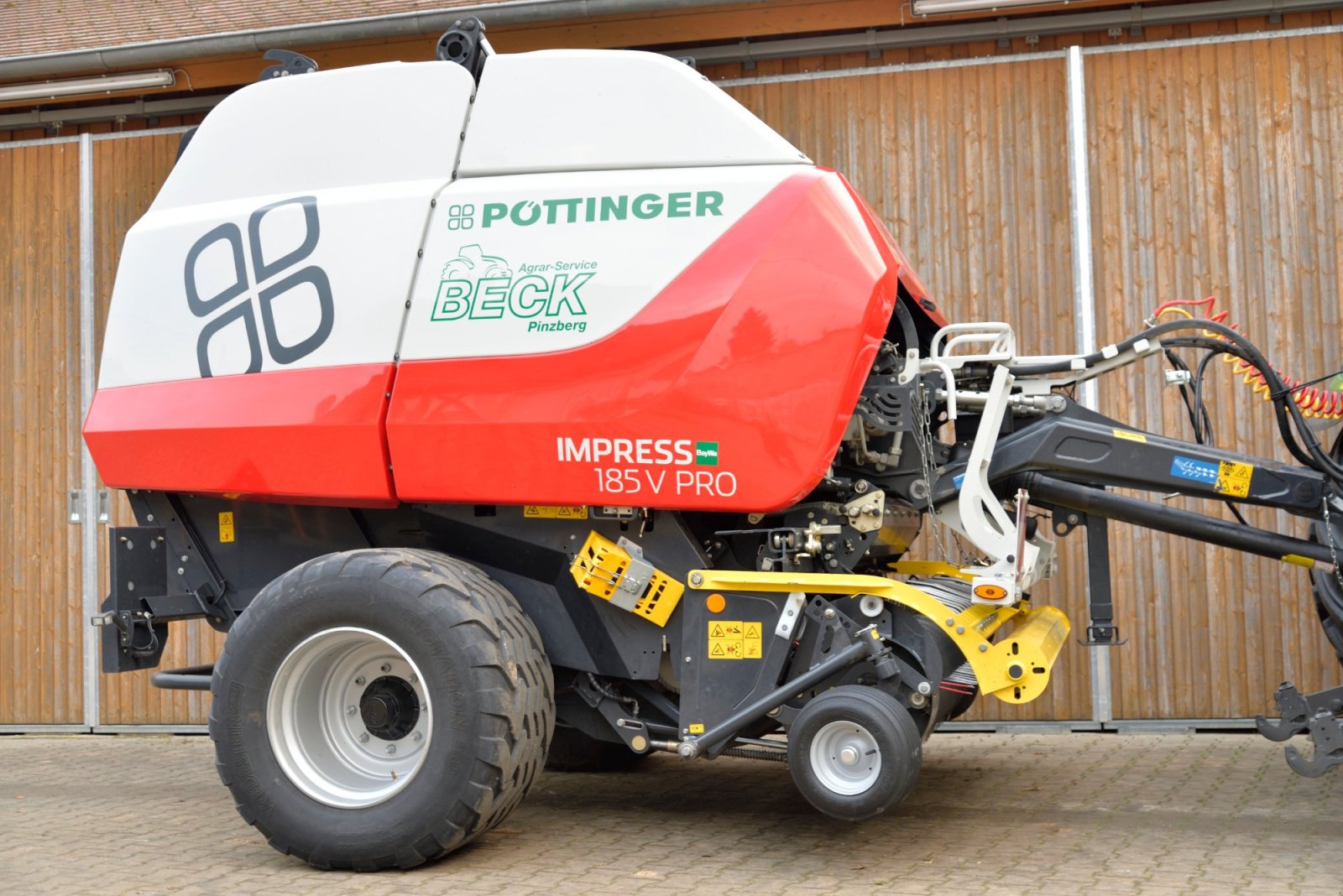 Rundballenpresse typu Pöttinger IMPRESS 185 V PRO, Gebrauchtmaschine v Pinzberg (Obrázek 1)