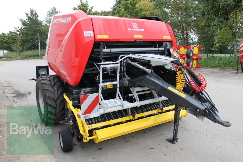 Pöttinger IMPRESS 3130 F PRO, Gebrauchtmaschine, Rok výroby: 2022 (Obrázok 4) Rundballenpresse typu Pöttinger IMPRESS 3130 F PRO, Gebrauchtmaschine v Straubing (Obrázok 4)