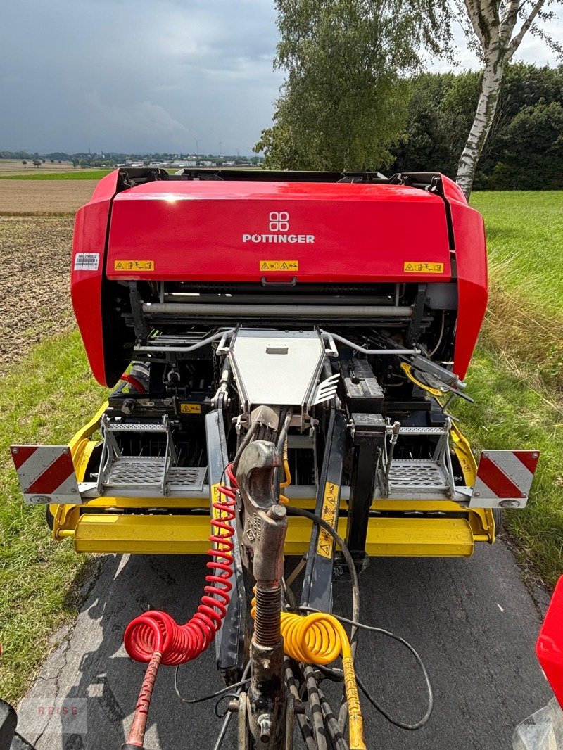 Rundballenpresse des Typs Pöttinger Impress 3130 Master, Neumaschine in Lippetal / Herzfeld (Bild 2)