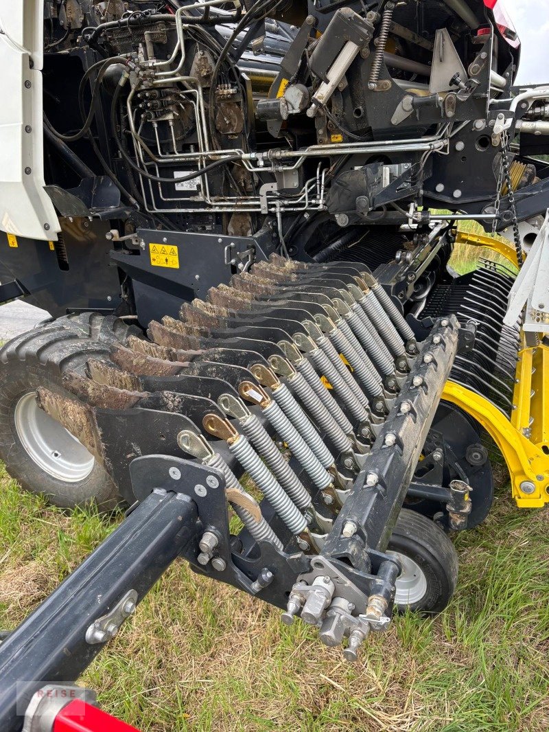 Rundballenpresse des Typs Pöttinger Impress 3130 Master, Neumaschine in Lippetal / Herzfeld (Bild 3)