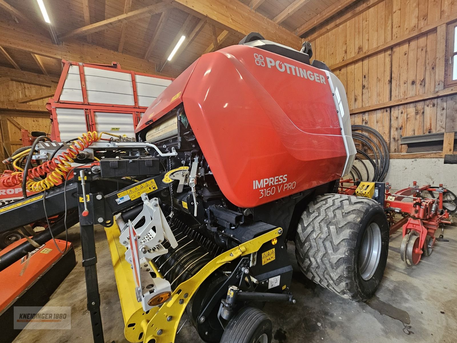 Rundballenpresse des Typs Pöttinger Impress 3160 v Pro, Gebrauchtmaschine in Altenfelden (Bild 1)