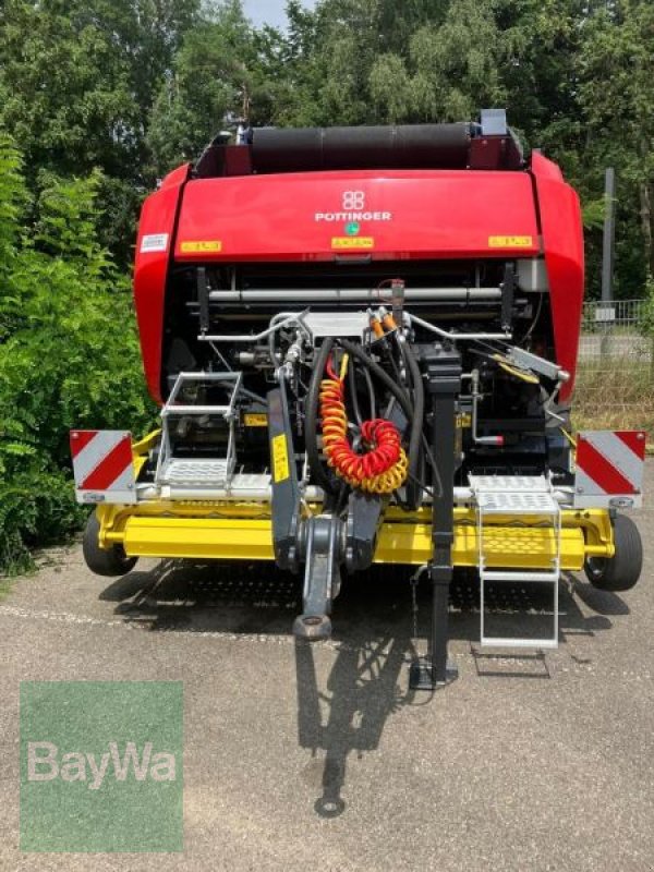 Rundballenpresse des Typs Pöttinger IMPRESS 3160 V PRO, Gebrauchtmaschine in Rottweil (Bild 2)