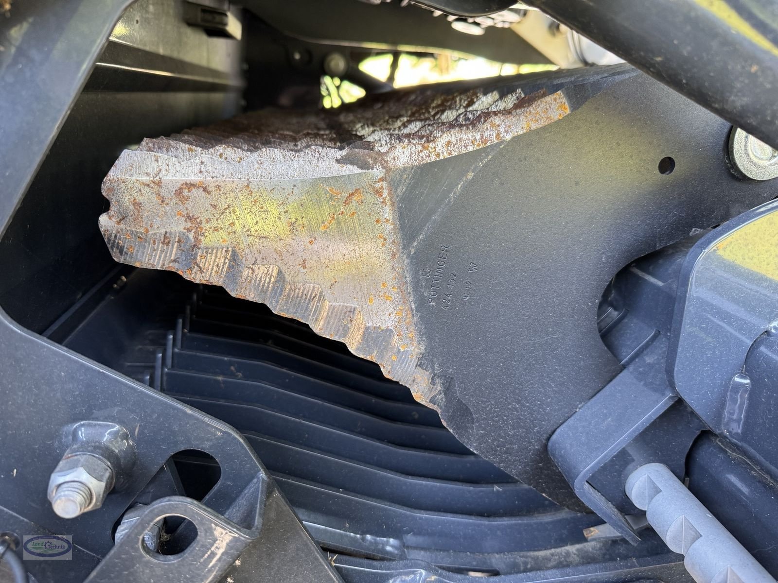 Rundballenpresse des Typs Pöttinger IMPRESS 3160 V PRO, Gebrauchtmaschine in Münzkirchen (Bild 15)