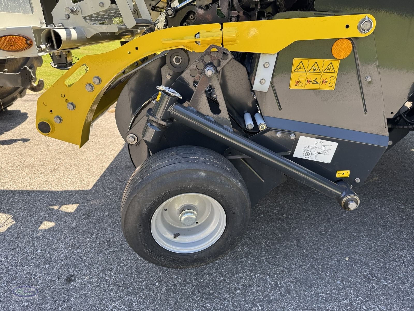 Rundballenpresse des Typs Pöttinger IMPRESS 3160 V PRO, Gebrauchtmaschine in Münzkirchen (Bild 17)