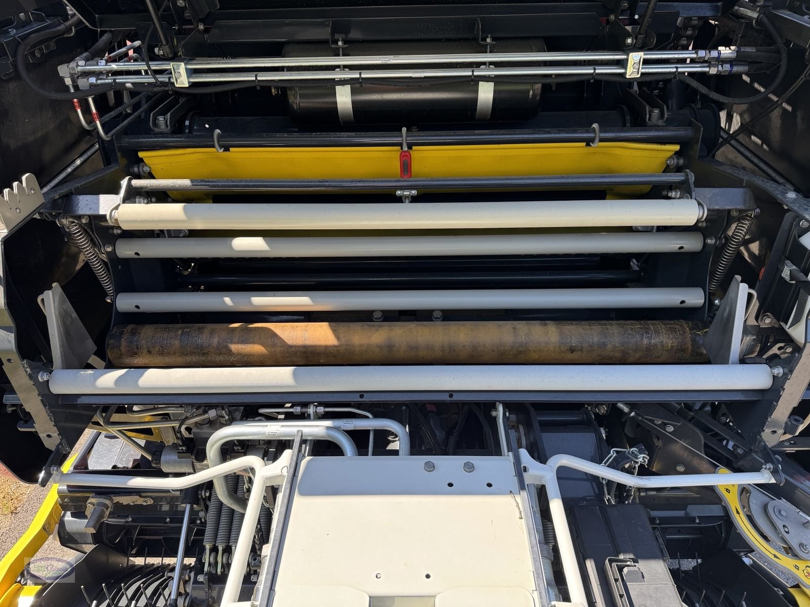 Rundballenpresse des Typs Pöttinger IMPRESS 3160 V PRO, Gebrauchtmaschine in Münzkirchen (Bild 16)