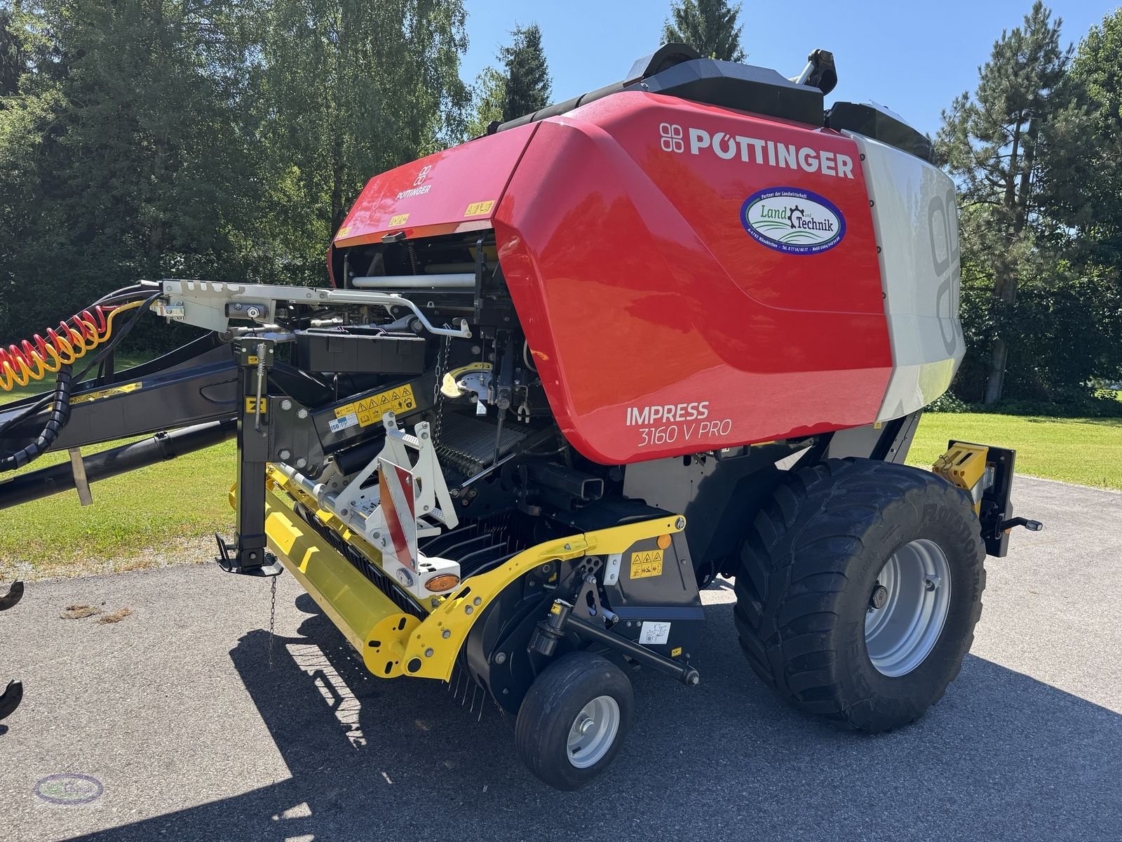 Rundballenpresse des Typs Pöttinger IMPRESS 3160 V PRO, Gebrauchtmaschine in Münzkirchen (Bild 1)