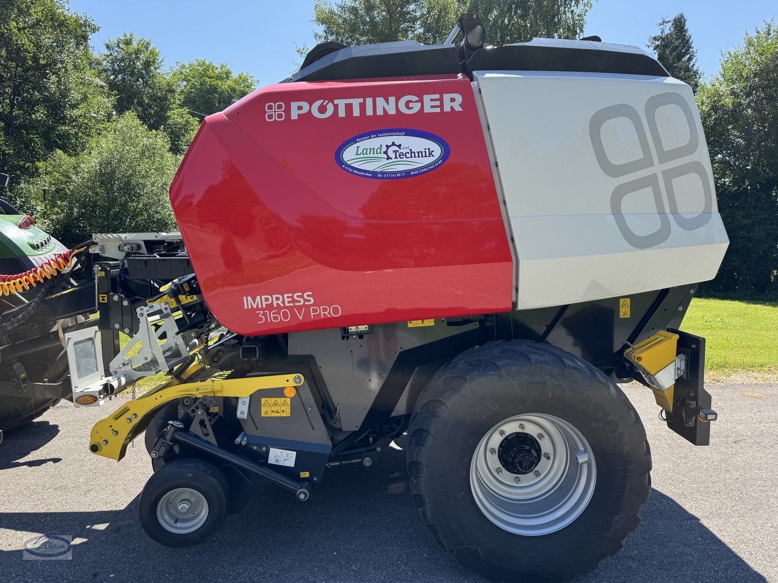 Rundballenpresse des Typs Pöttinger IMPRESS 3160 V PRO, Gebrauchtmaschine in Münzkirchen (Bild 12)