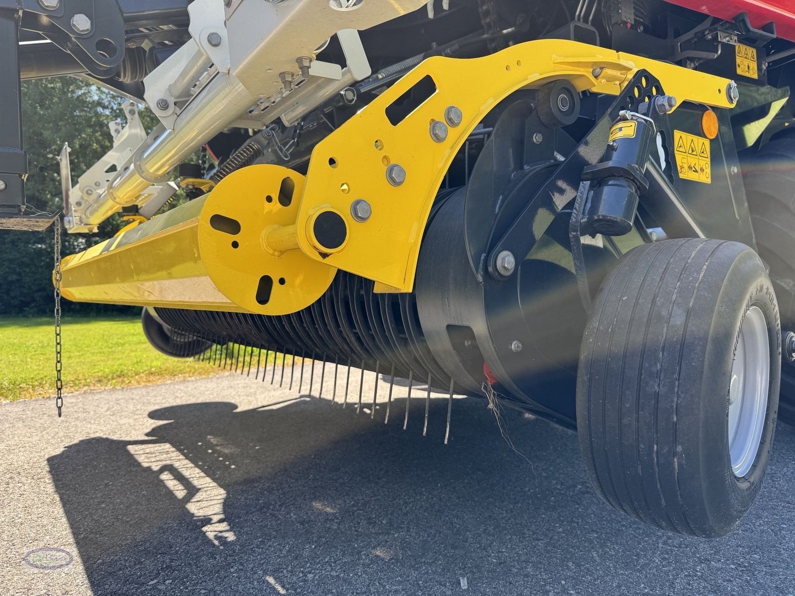 Rundballenpresse des Typs Pöttinger IMPRESS 3160 V PRO, Gebrauchtmaschine in Münzkirchen (Bild 4)