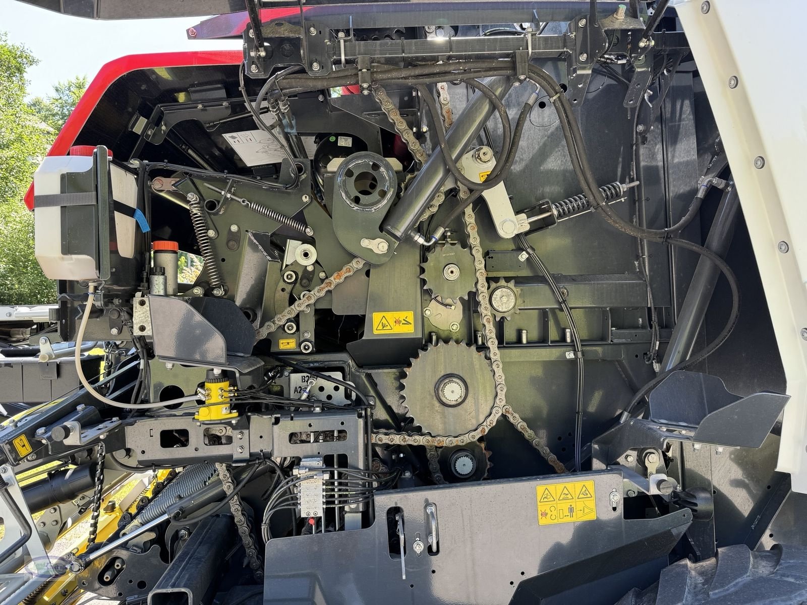 Rundballenpresse des Typs Pöttinger IMPRESS 3160 V PRO, Gebrauchtmaschine in Münzkirchen (Bild 13)