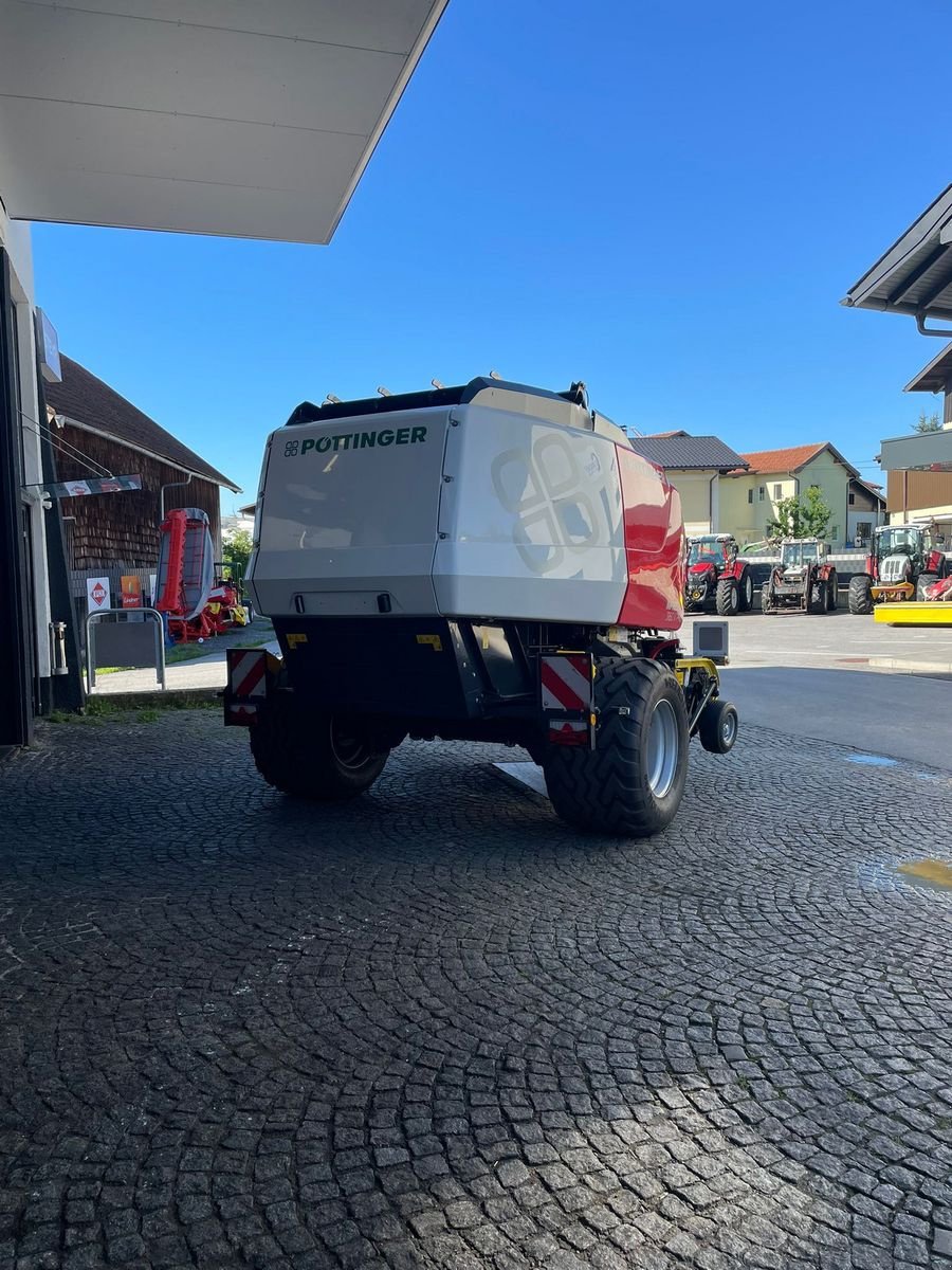 Rundballenpresse des Typs Pöttinger IMPRESS 3160 V PRO, Vorführmaschine in Berndorf (Bild 4)