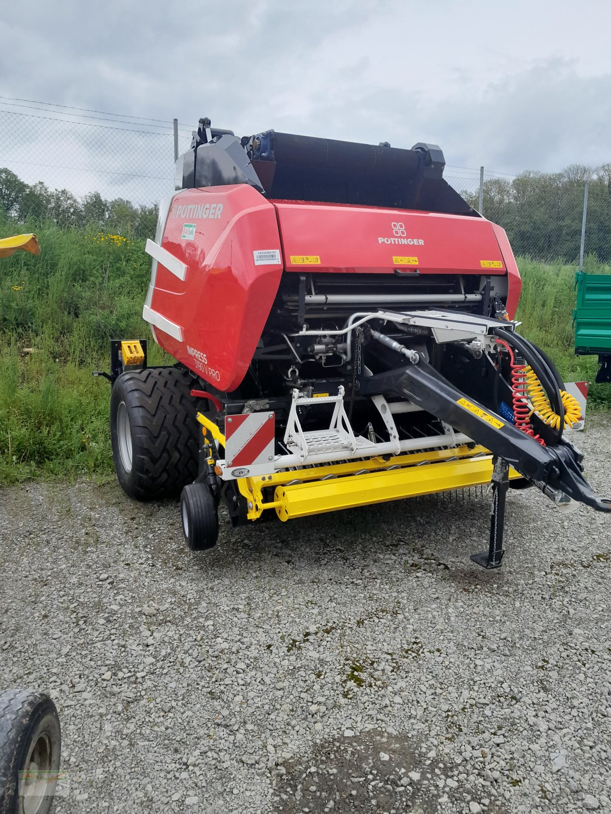 Rundballenpresse tip Pöttinger Impress 3190 V Pro, Neumaschine in Ingelfingen-Stachenhausen (Poză 3)