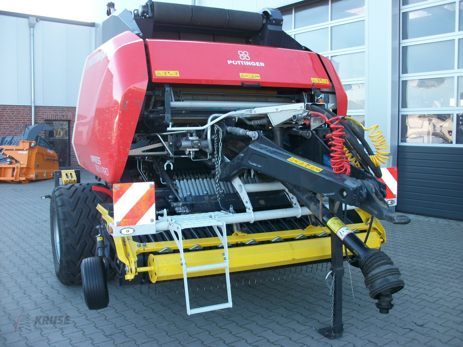 Rundballenpresse des Typs Pöttinger Impress 3190 V PRO, Gebrauchtmaschine in Fürstenau (Bild 3)