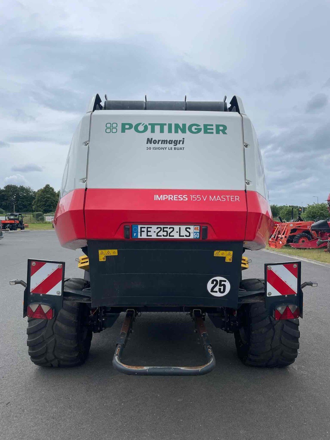 Rundballenpresse typu Pöttinger Presse à balles rondes IMPRESS 155V MASTER Pötting, Gebrauchtmaschine w SAINT CLAIR SUR ELLE (Zdjęcie 2)