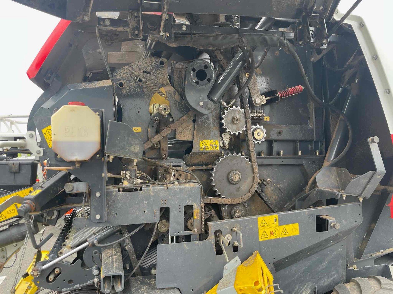 Rundballenpresse typu Pöttinger Presse à balles rondes IMPRESS 155V MASTER Pötting, Gebrauchtmaschine v SAINT CLAIR SUR ELLE (Obrázok 9)