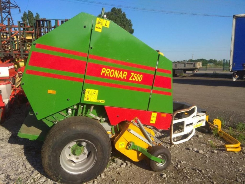 Rundballenpresse des Typs PRONAR Z 500, Gebrauchtmaschine in Дніпропетровськ (Bild 2)