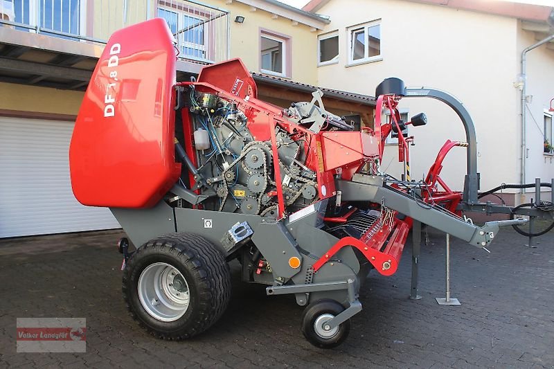 Rundballenpresse of the type Unia DF 1,8 Dd Festkammerpresse, Neumaschine in Ostheim/Rhön (Picture 2)