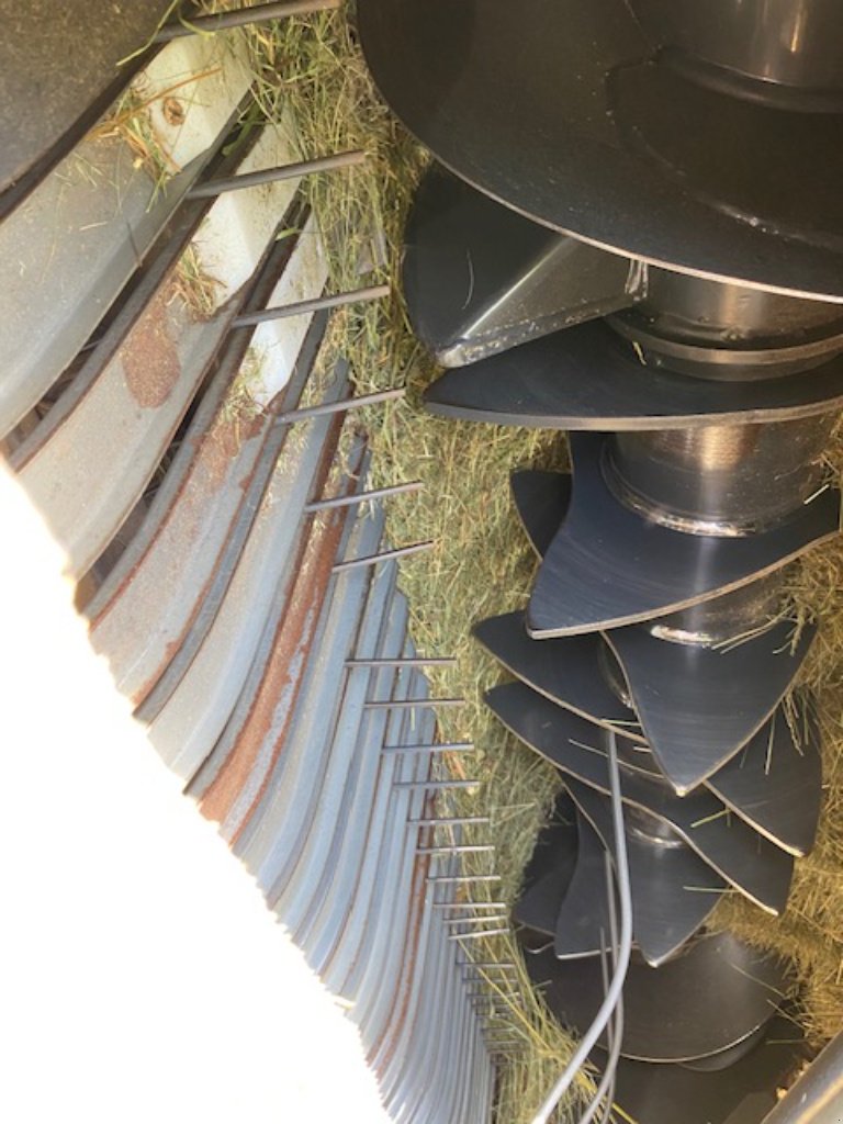 Rundballenpresse типа Vicon RF 121, Gebrauchtmaschine в VERNOUX EN VIVARAIS (Фотография 5)