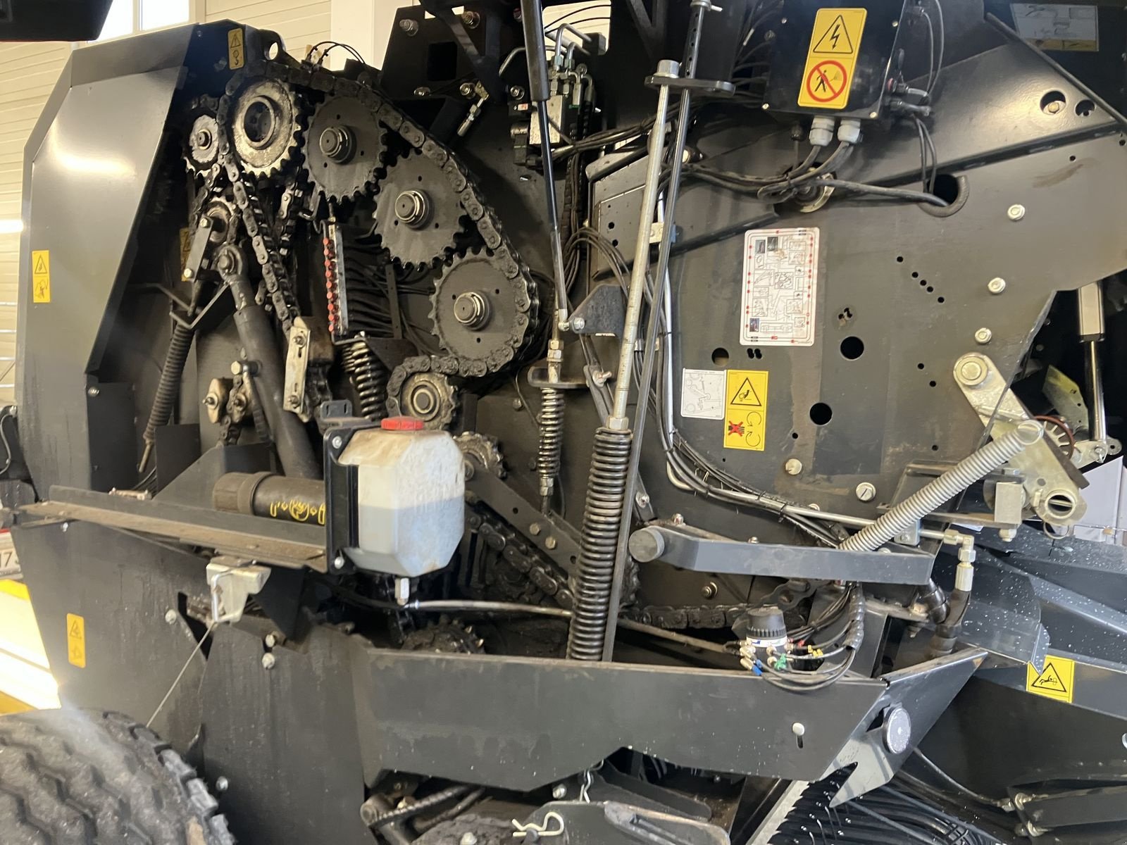 Rundballenpresse del tipo Vicon RF 4325, Gebrauchtmaschine In Villach (Immagine 5)