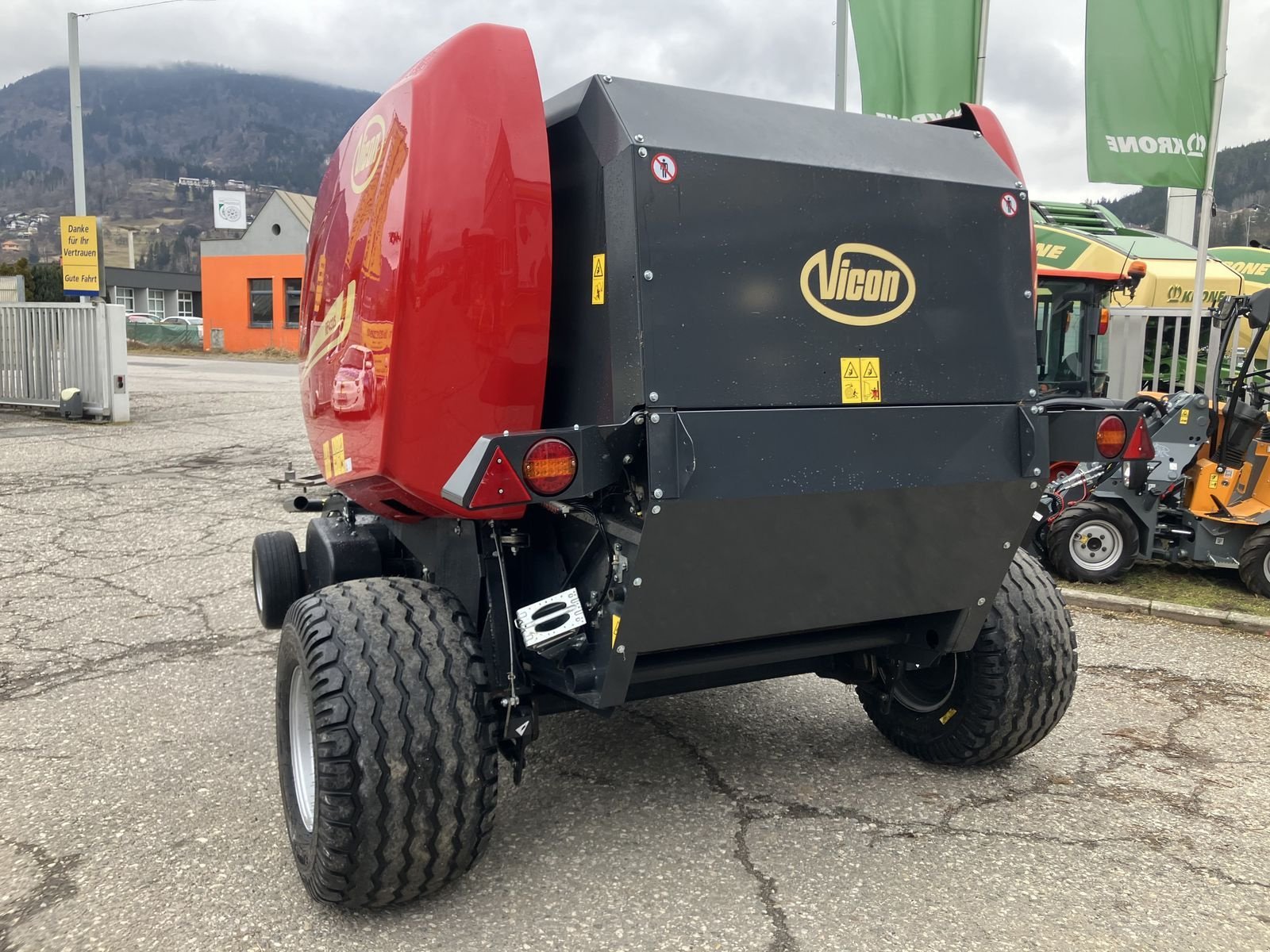 Rundballenpresse del tipo Vicon RF 4325, Gebrauchtmaschine In Villach (Immagine 3)