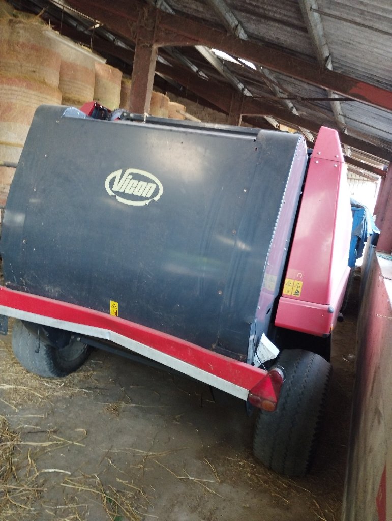 Rundballenpresse типа Vicon RF2121, Gebrauchtmaschine в Calmont (Фотография 3)