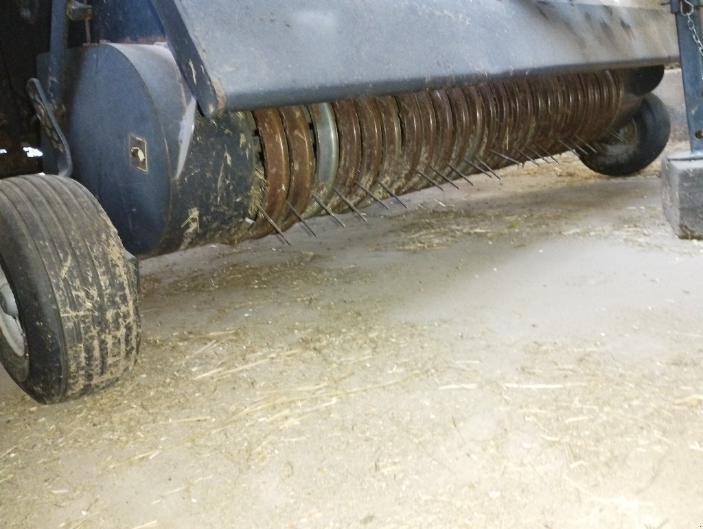 Rundballenpresse типа Vicon RF2121, Gebrauchtmaschine в Calmont (Фотография 10)