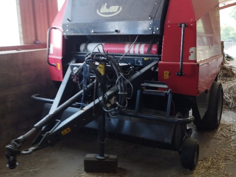 Rundballenpresse du type Vicon RF2121, Gebrauchtmaschine en Calmont (Photo 1)