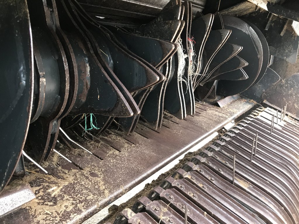 Rundballenpresse des Typs Vicon Rf235, Gebrauchtmaschine in MORLHON LE HAUT (Bild 8)