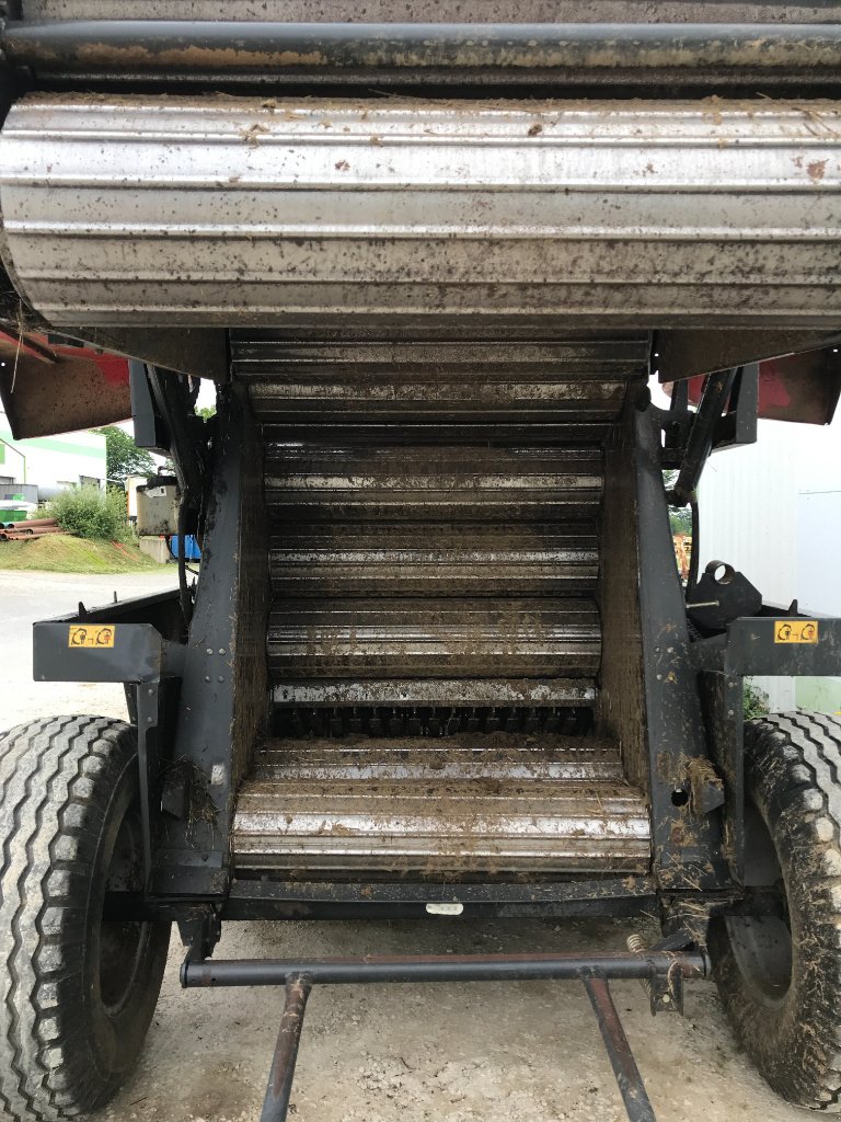 Rundballenpresse des Typs Vicon Rf235, Gebrauchtmaschine in MORLHON LE HAUT (Bild 11)