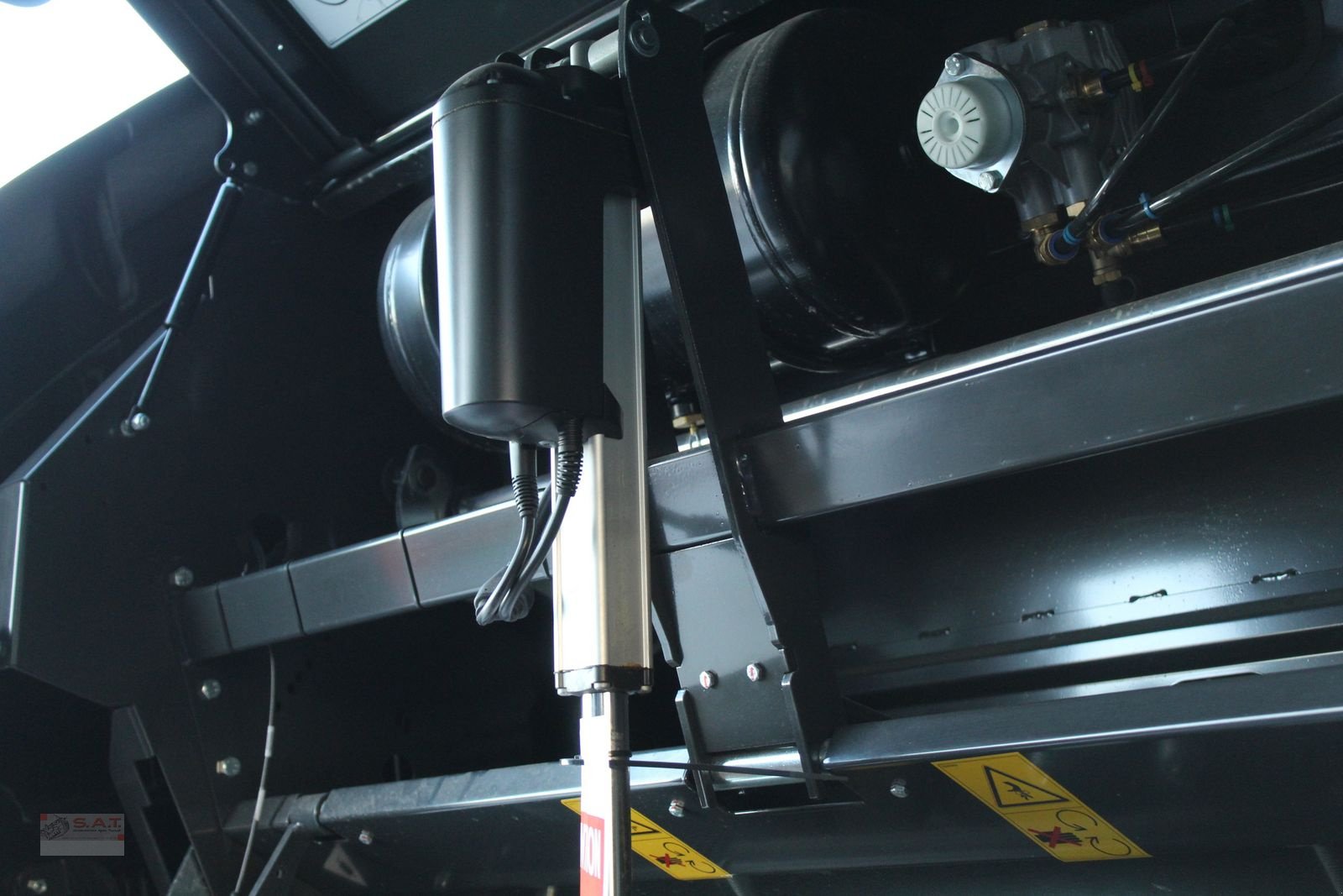 Rundballenpresse des Typs Vicon Rundballenpresse RV 5216-SC 25 Plus, Neumaschine in Eberschwang (Bild 24)