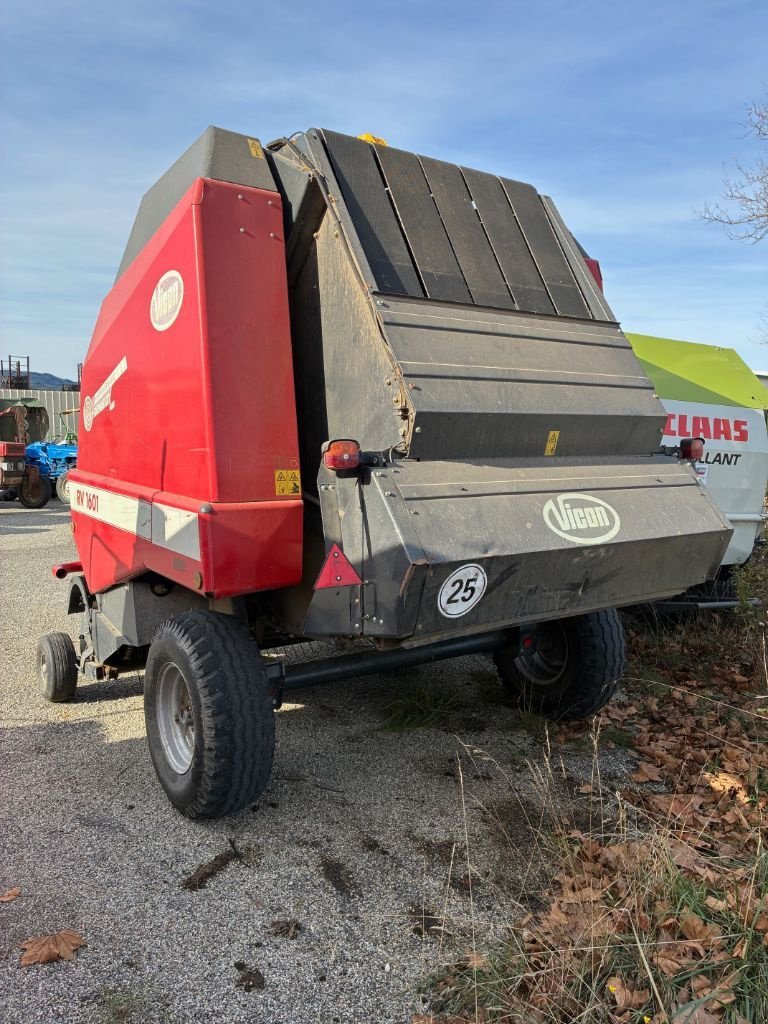 Rundballenpresse Türe ait Vicon RV 1601, Gebrauchtmaschine içinde VERNOUX EN VIVARAIS (resim 2)