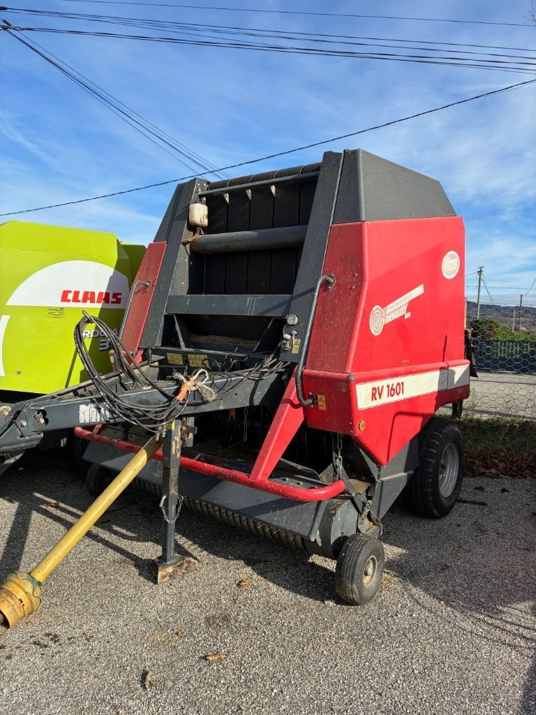 Rundballenpresse Türe ait Vicon RV 1601, Gebrauchtmaschine içinde VERNOUX EN VIVARAIS (resim 1)