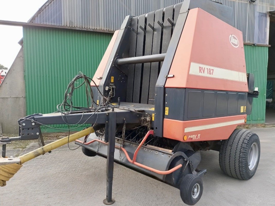 Rundballenpresse del tipo Vicon RV 187 Opticut, Gebrauchtmaschine In Liebenwalde (Immagine 1)