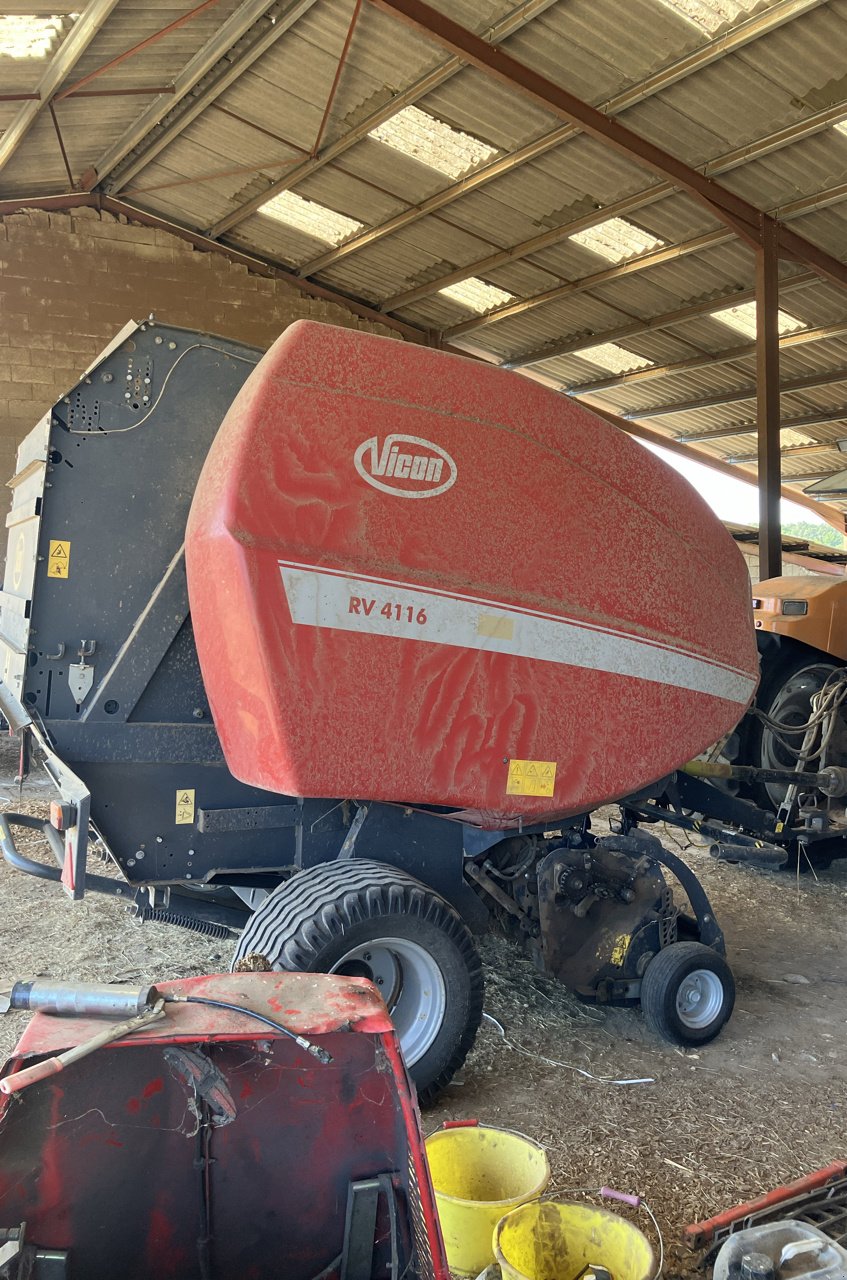 Rundballenpresse типа Vicon Rv 4116, Gebrauchtmaschine в MORLHON LE HAUT (Фотография 4)