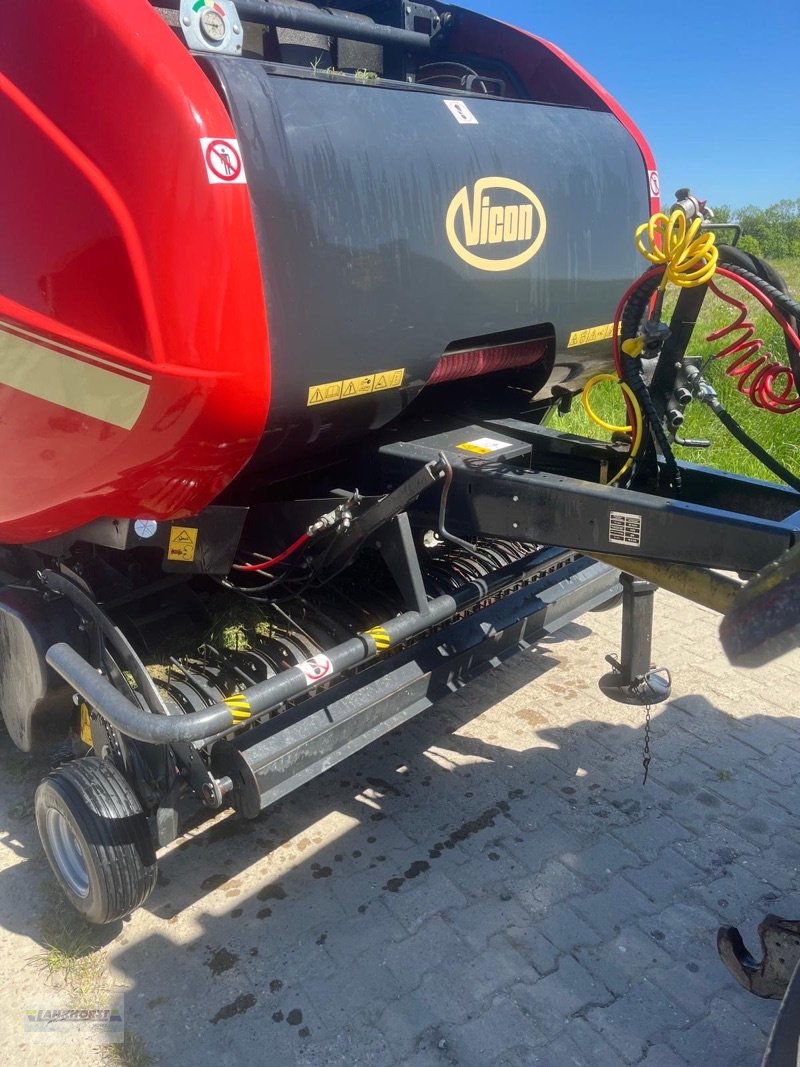 Rundballenpresse типа Vicon RV 4220, Gebrauchtmaschine в Aurich (Фотография 4)