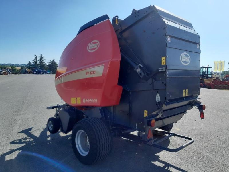 Rundballenpresse του τύπου Vicon RV4220, Gebrauchtmaschine σε ANTIGNY (Φωτογραφία 8)