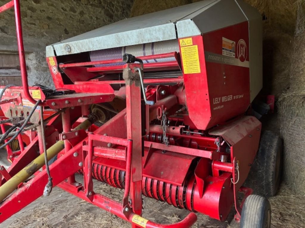 Rundballenpresse tip Welger 202 special, Gebrauchtmaschine in VERNOUX EN VIVARAIS (Poză 1)