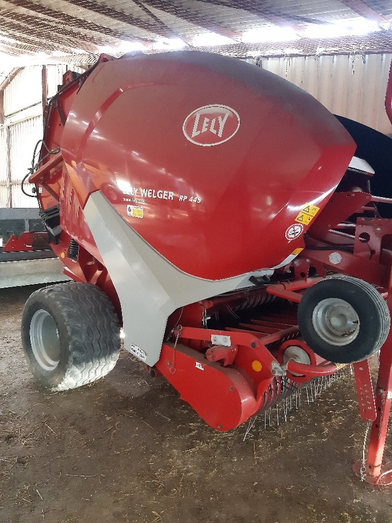 Rundballenpresse типа Welger LELY RP 445 BCE FILET, Gebrauchtmaschine в BRAS SUR MEUSE (Фотография 1)
