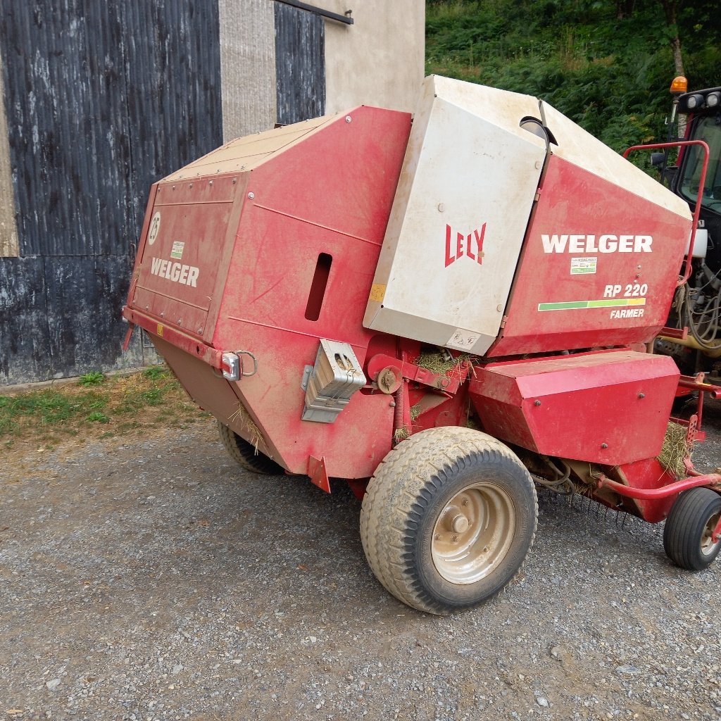Rundballenpresse типа Welger RP 220 Farmer, Gebrauchtmaschine в Saint-Affrique (Фотография 3)
