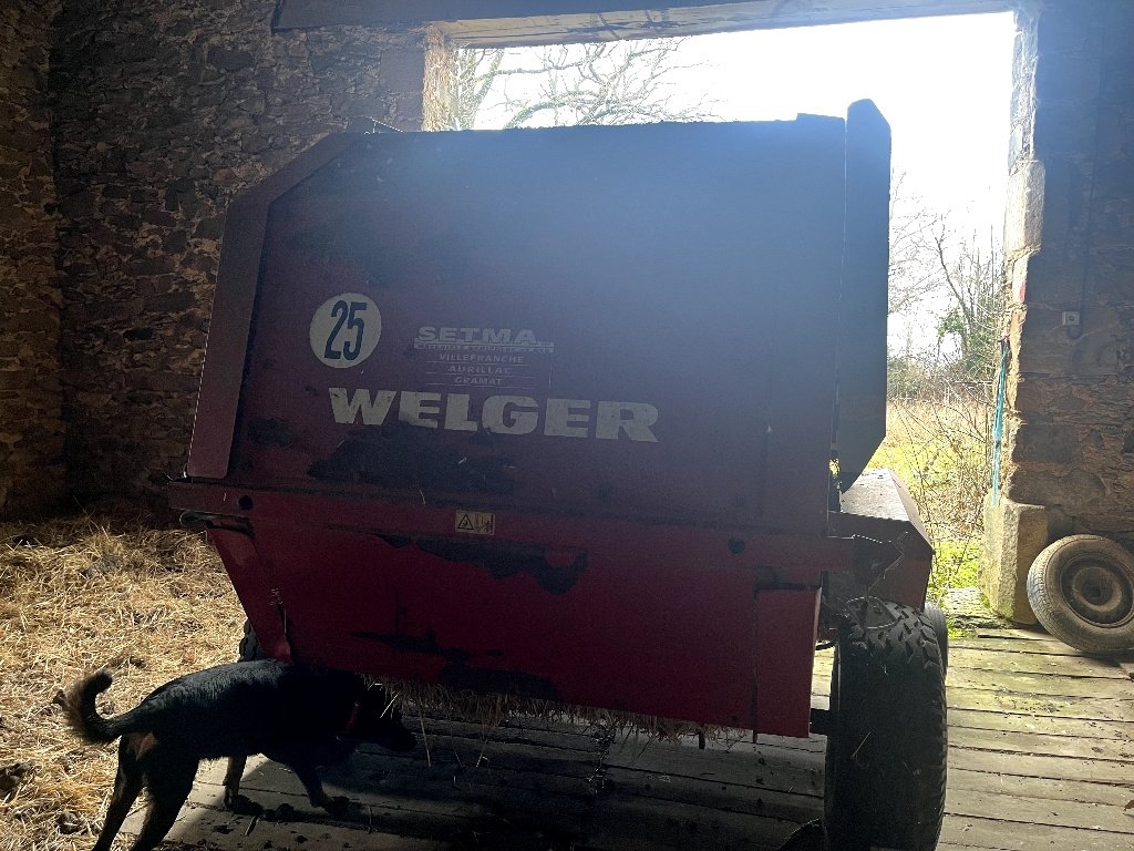 Rundballenpresse del tipo Welger RP 220, Gebrauchtmaschine en Calmont (Imagen 3)