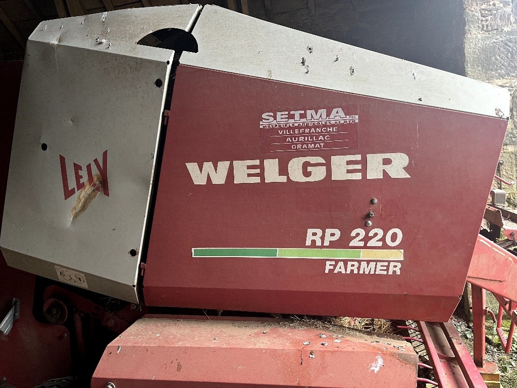 Rundballenpresse del tipo Welger RP 220, Gebrauchtmaschine en Calmont (Imagen 4)