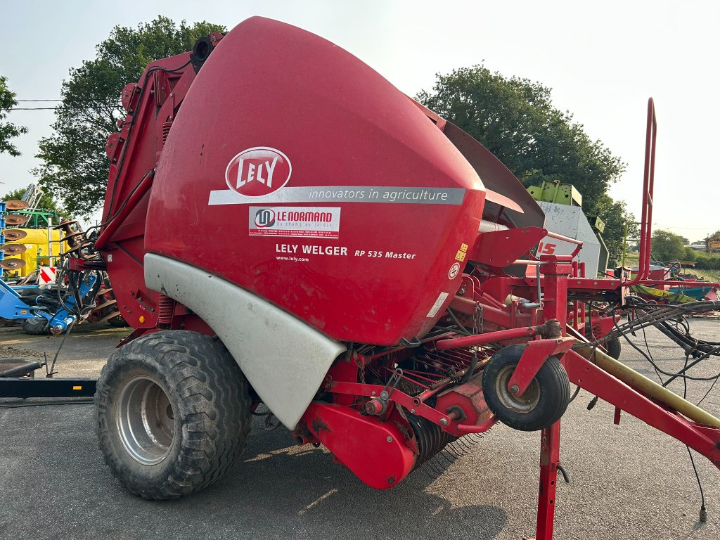 Rundballenpresse typu Welger RP535 MASTER, Gebrauchtmaschine v JOSSELIN (Obrázek 1)