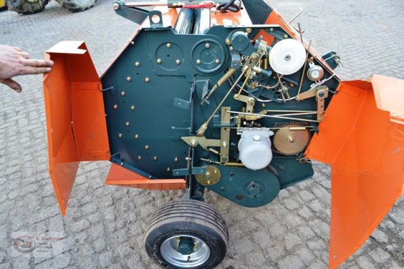 Rundballenwickelgerät des Typs Boxer Boxer RBP7060 Ballenpresse Vorführmaschine, Neumaschine in Dimbach (Bild 2)