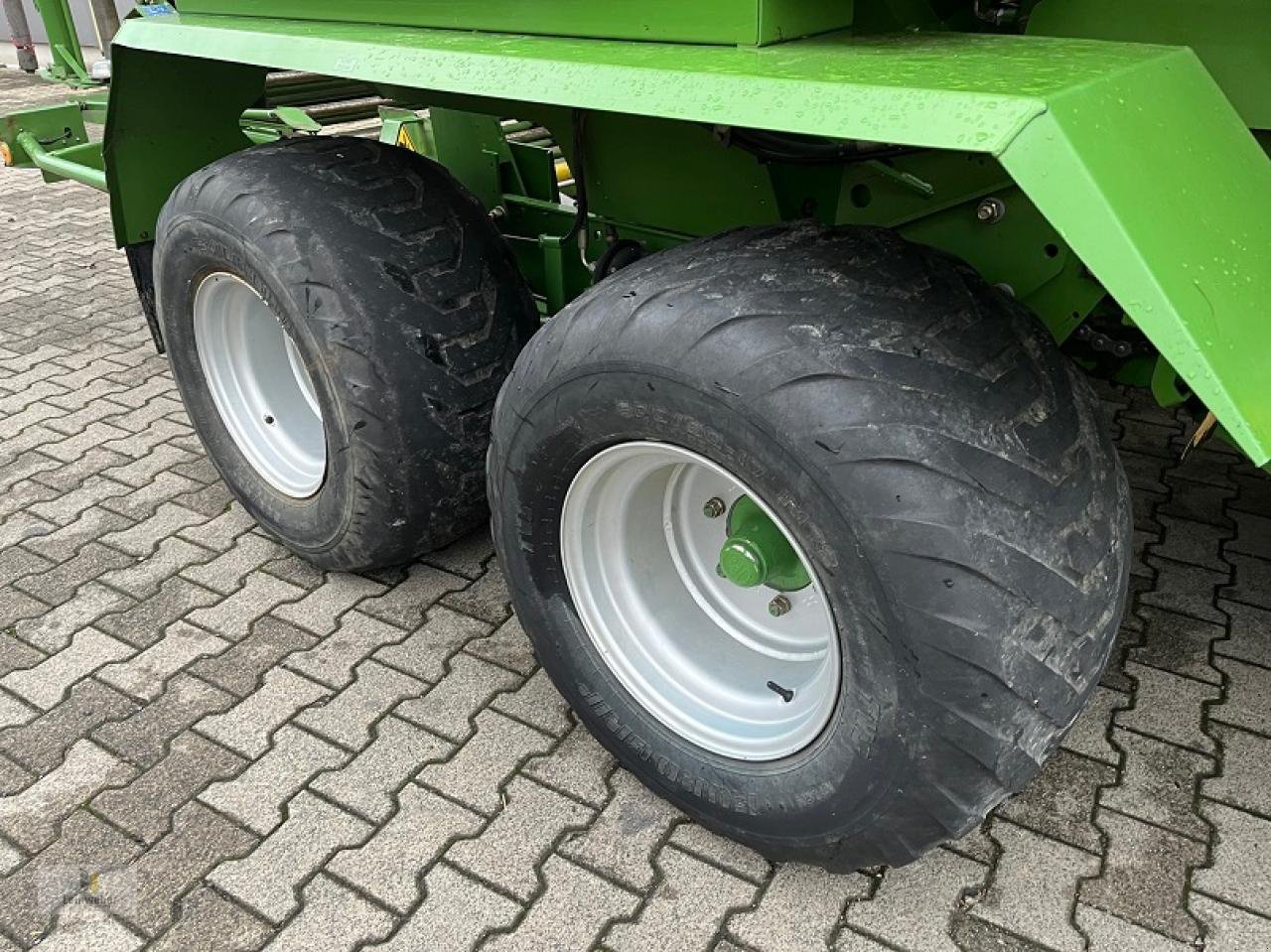 Rundballenwickelgerät des Typs Krone Comprima CF 155 XC, Gebrauchtmaschine in Neuhof - Dorfborn (Bild 8)