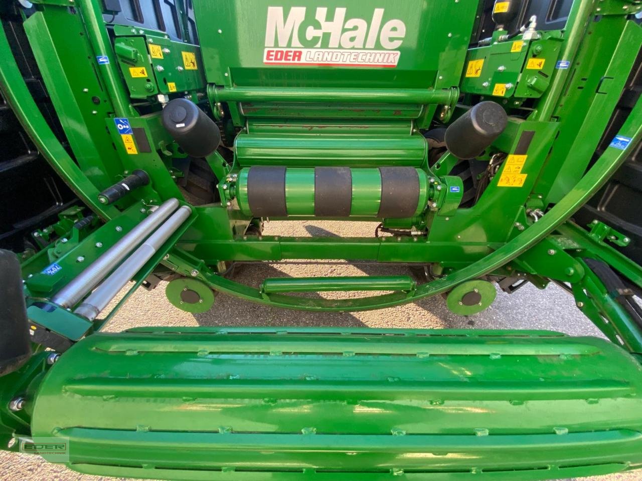 Rundballenwickelgerät of the type McHale Fusion 4 Plus, Neumaschine in Tuntenhausen (Picture 2)